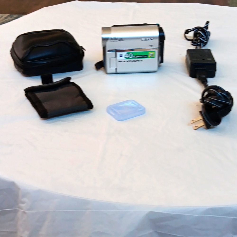 SONY handycam,  Carl Zeiss 2000 x digital zoom!